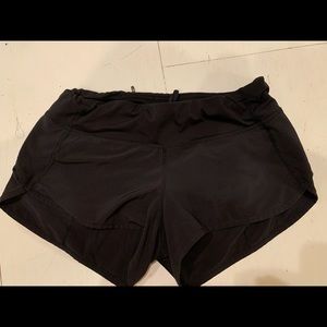 Lululemon Black speed up short *2.5*